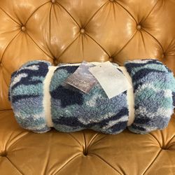 Sherpa Throw 50X60 Navy/Blue/Teal