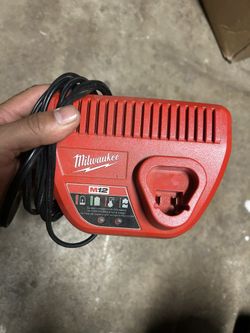 M12 Charger