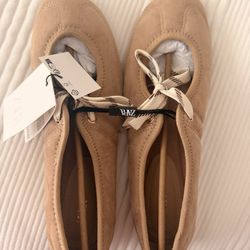 Brand New Brown Zara Flats 