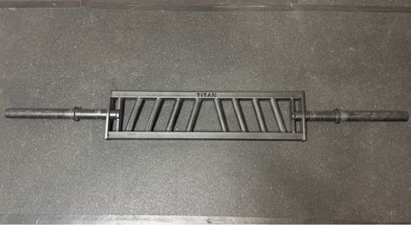 Titan Fitness Multi-Grip Swiss Bar – 82” / 45 lb
