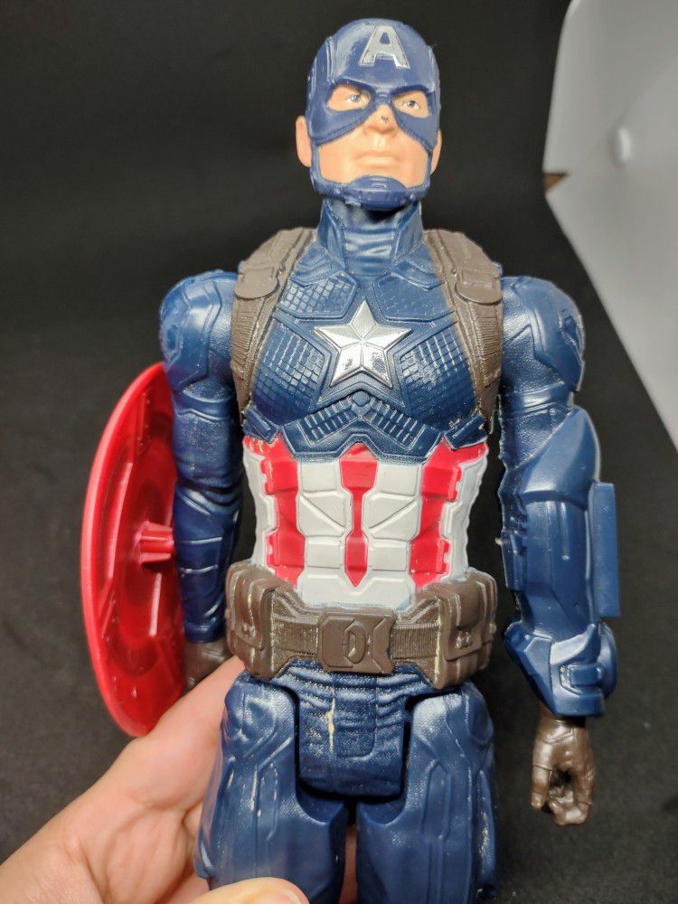 Avengers Endgame Titan Hero Captain America 12" Play Figurine