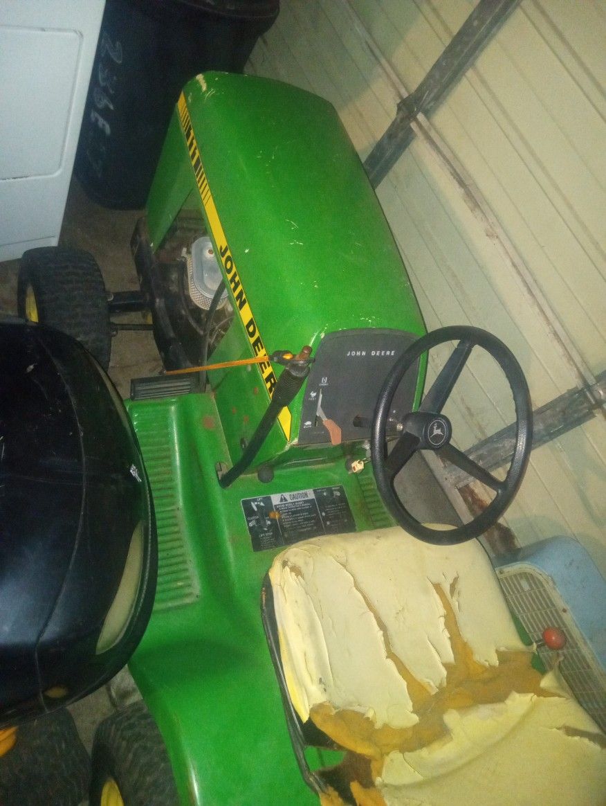 111 John Deere Riding Mower
