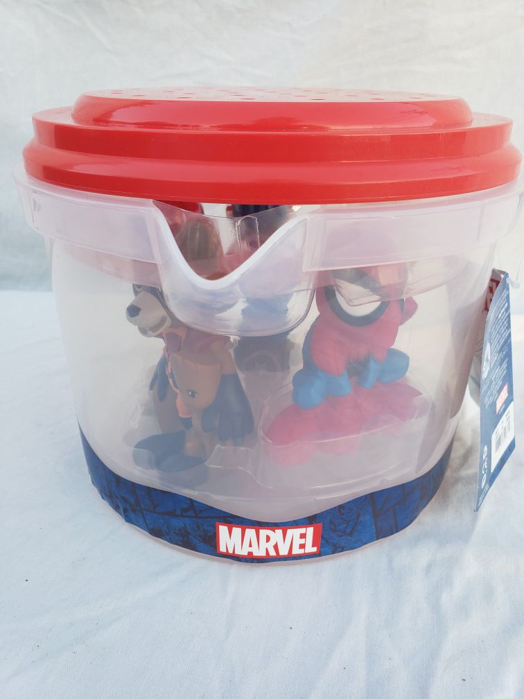 Marvel avengers bath play set $10