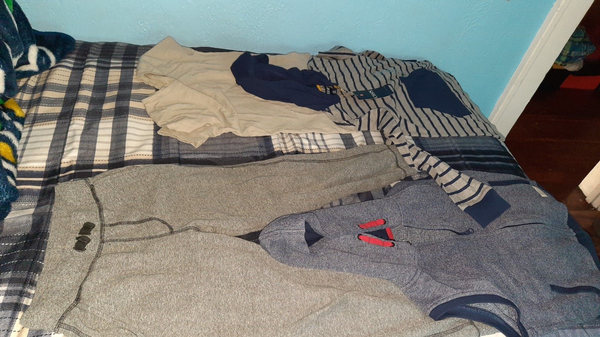 Boys size 6/7