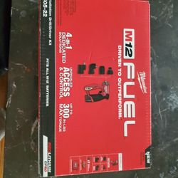 Milwaukee Installation  Drill Driver Kit