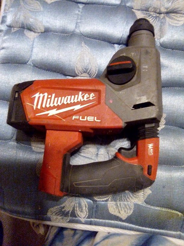 Milwaukee M18 Hammer Drilling 