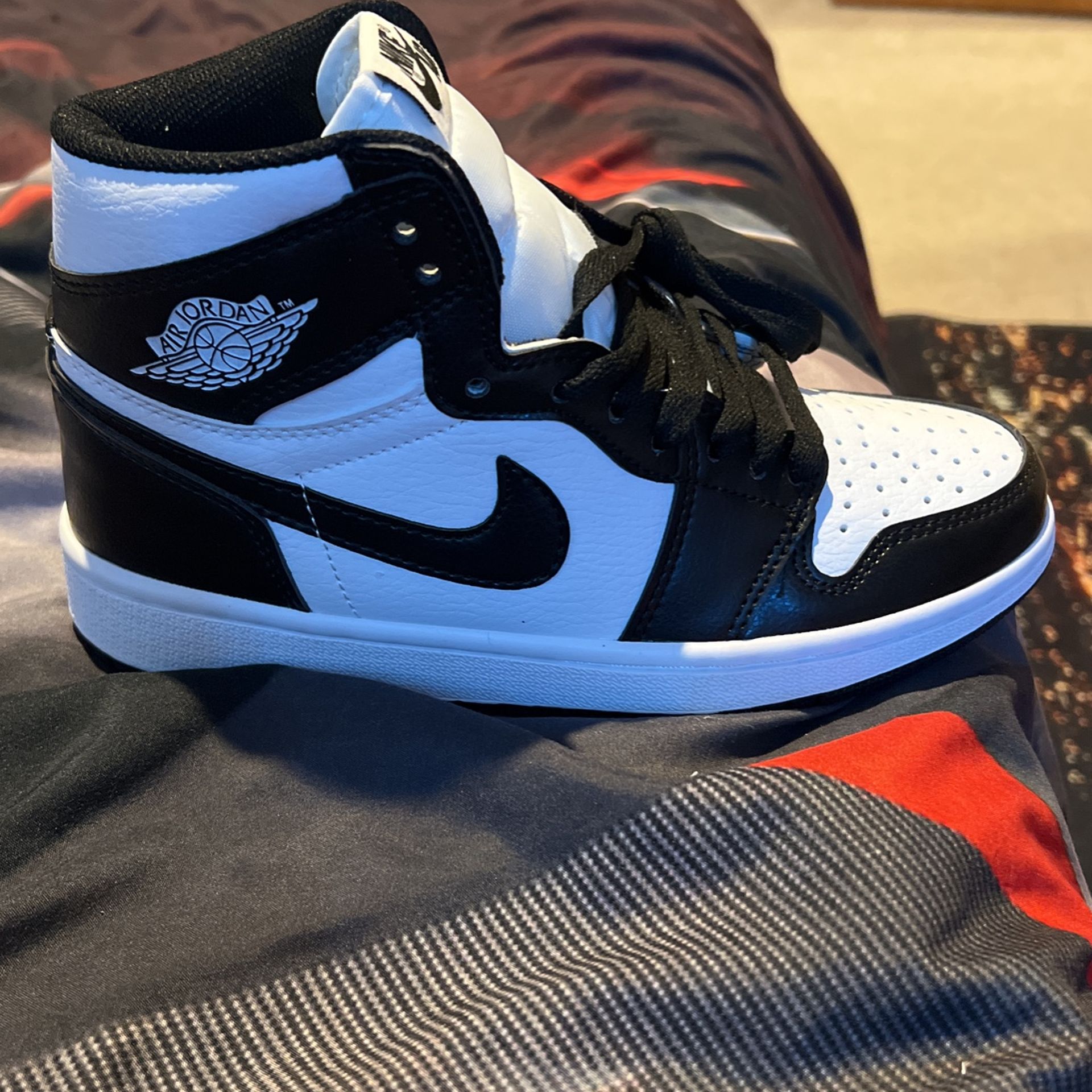 new nike air high dunks black and white