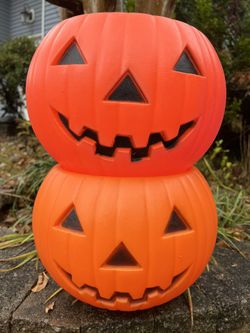 8.5” 1991 Union Products Pumpkins (pair)-Vintage Halloween