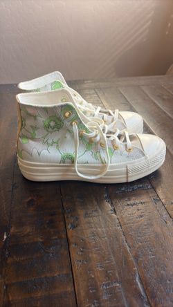 Chuck Taylor Converse Platform “Crafted Floral” Size 8.5