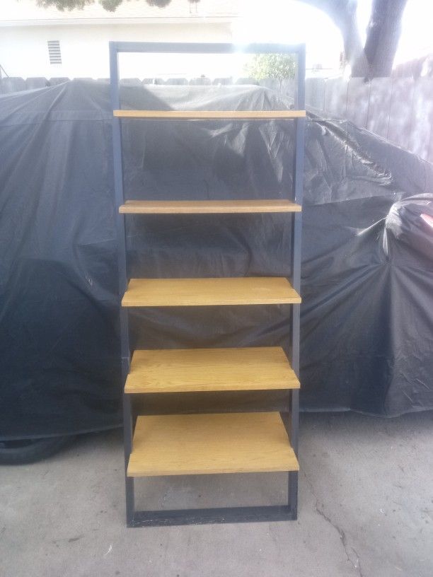 WEST ELM LEANING LADDER DECORATIVE ROOM AND SPACES BLACK WOODEN BOOKSHELVES