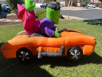 Halloween Inflatable Monsters in Car Decoration