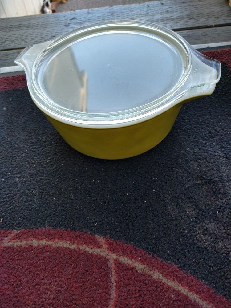 Pyrex Bowl with Lid