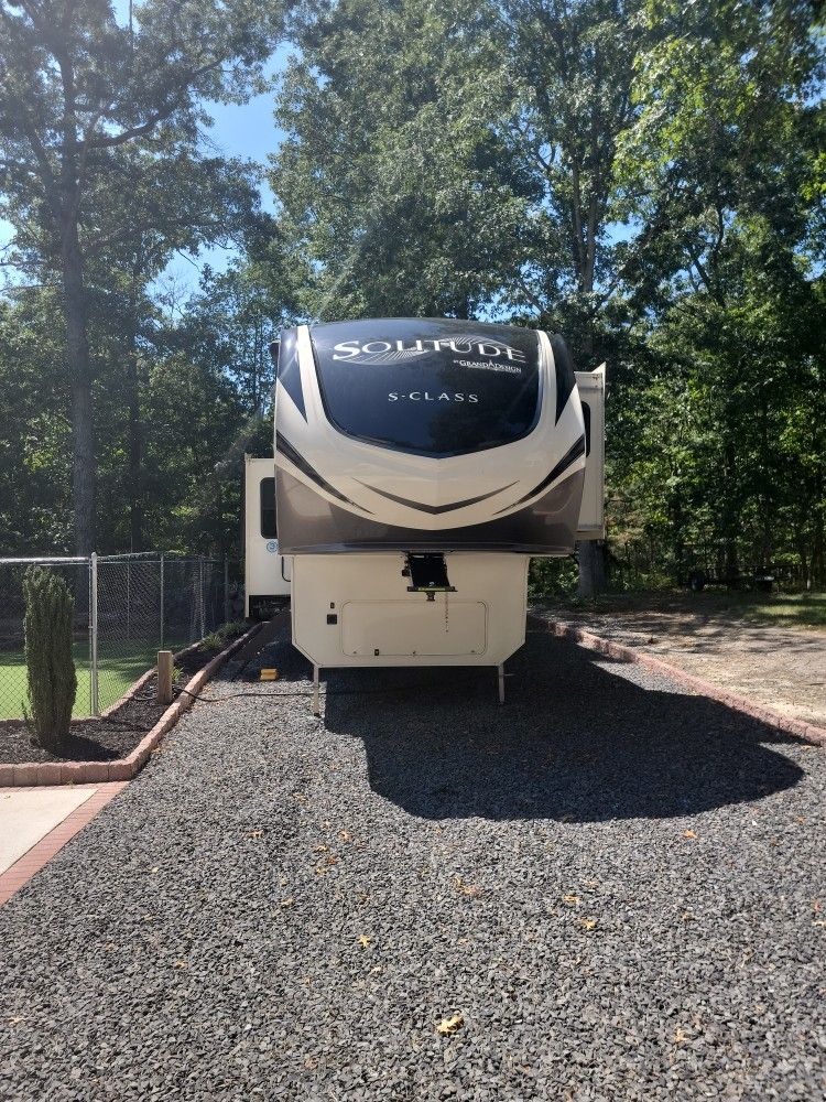 2020 5th wheel superglide hitch included!!! 5th wheel superglide hitch included!!!