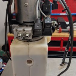 Yale MSW040 Electric Walkie Stacker Hydraulic Pump/Resovoir Assembly