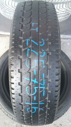 One used 225 75 16 Definity LT (Light Truck) tire
