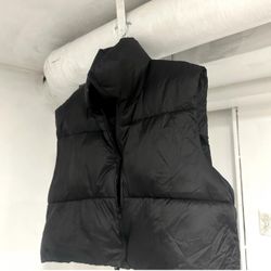 Cropped Puffer Vest 