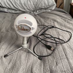 BLUE SNOWBALL (ICE)