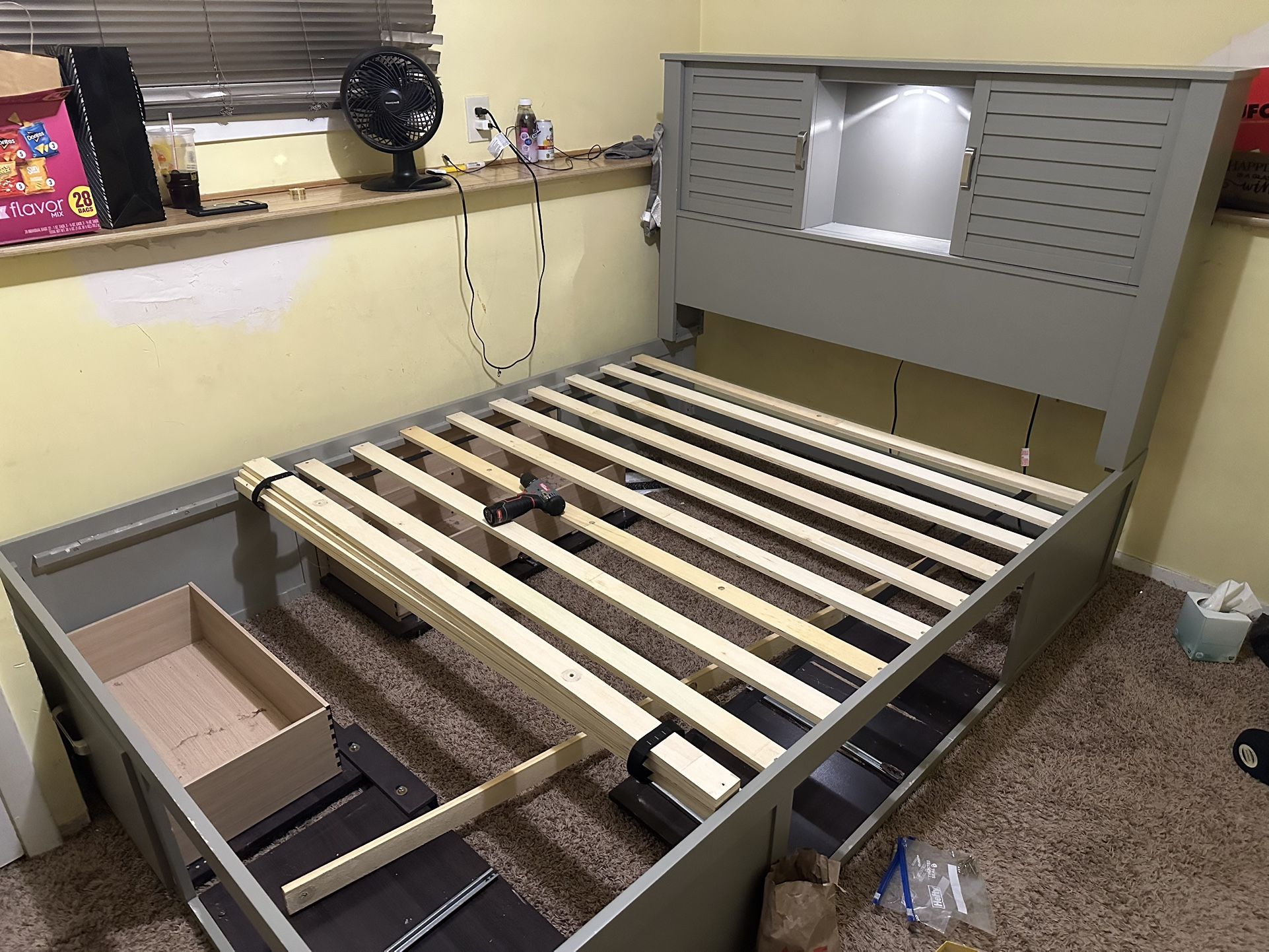 Queen Bed Complete FREE