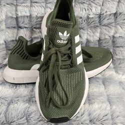 Adidas Swift Run Womens Size 6
