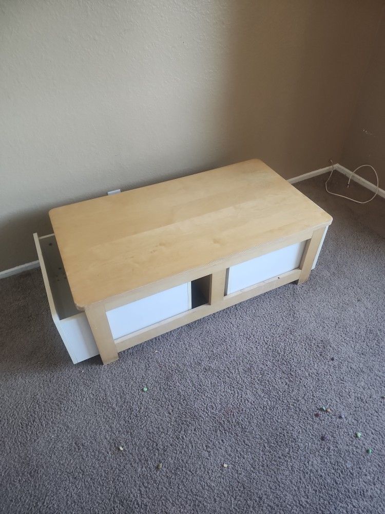 Free Toy Box/ Coffee table 