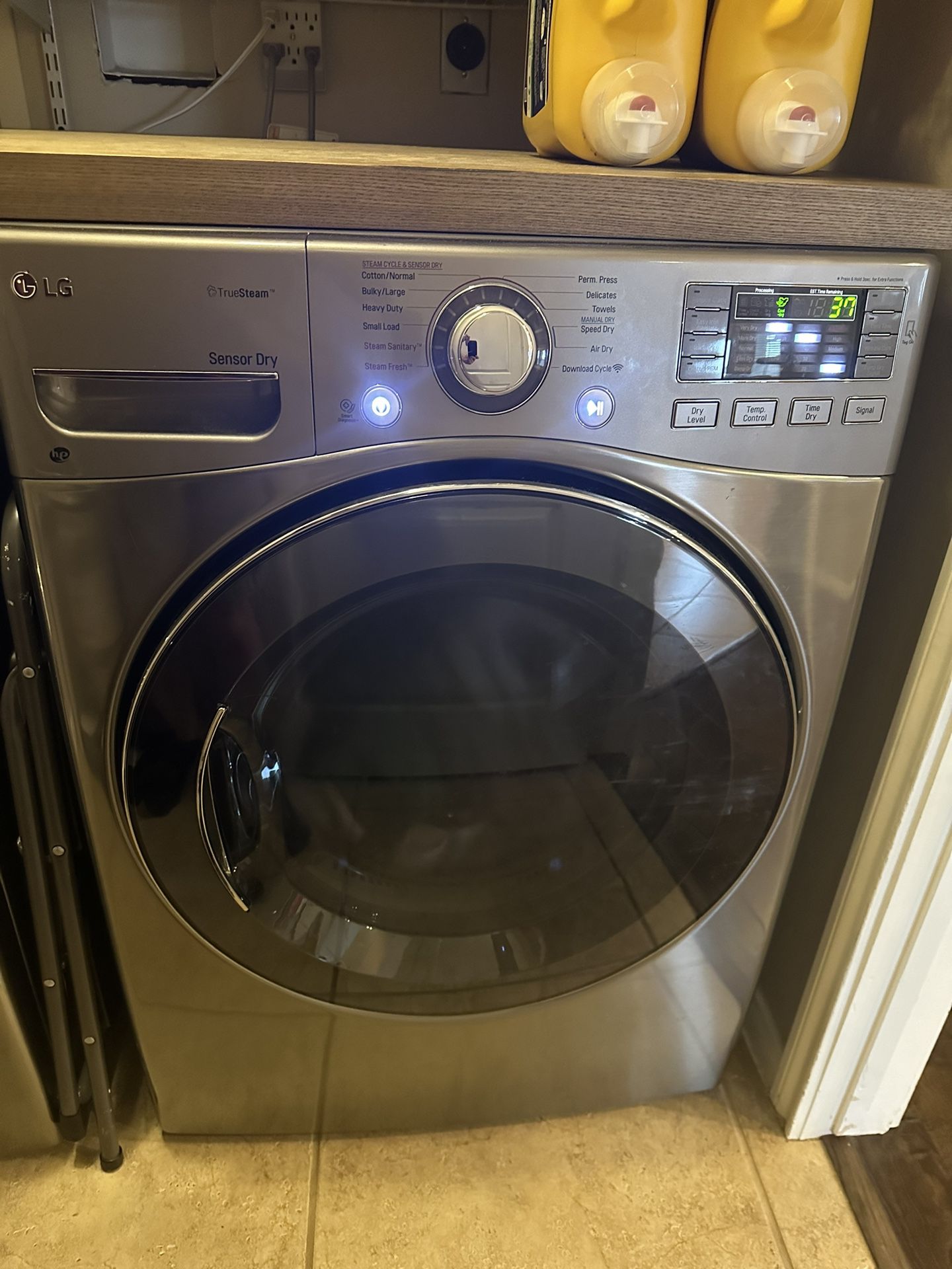 LG Washer and Gas Dryer - Matching Set 
