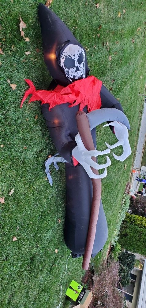 12 Ft Inflatable Grim Reaper For HALLOWEEN 