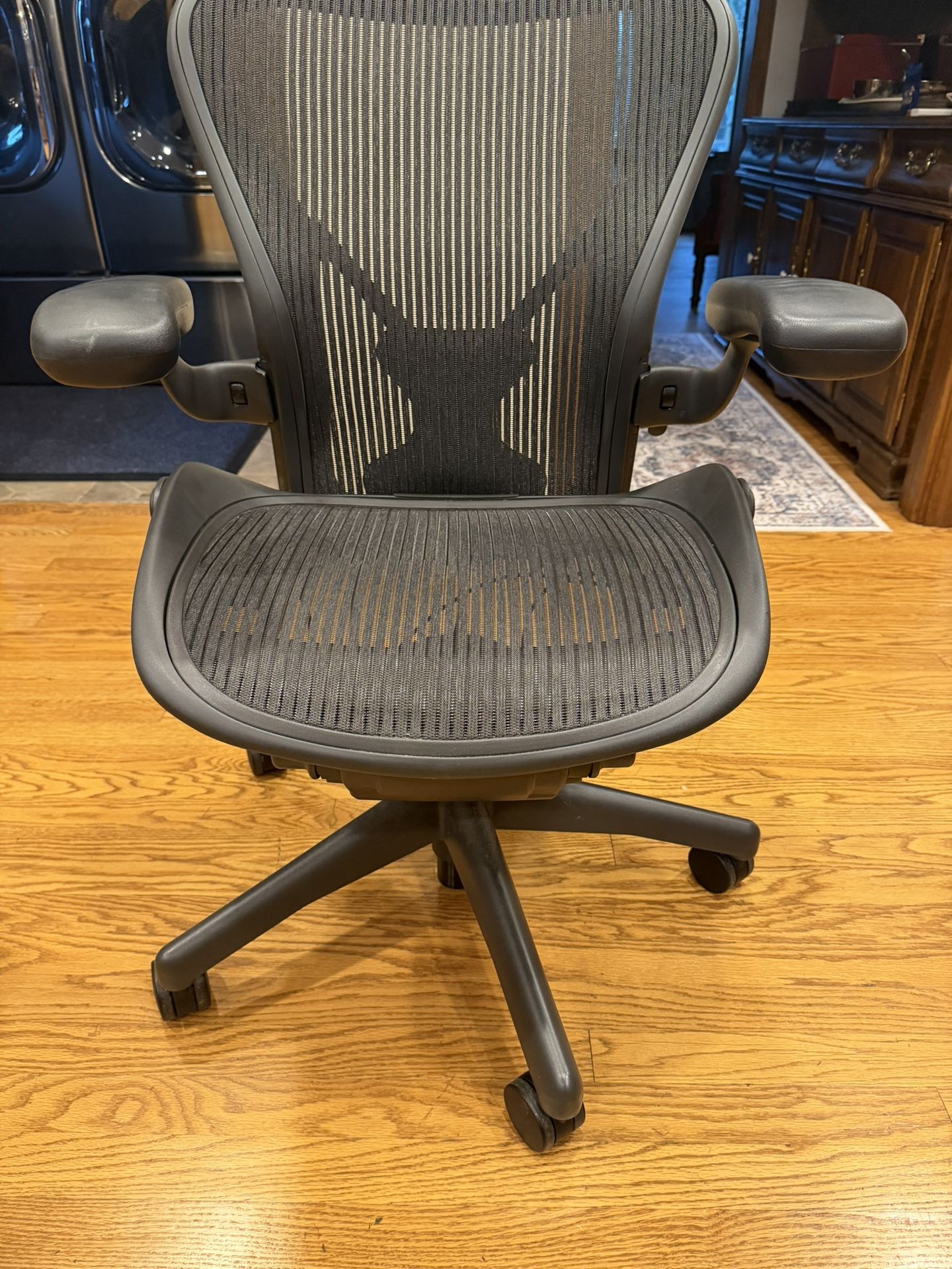 Magical Herman Miller Aeron (Size B)