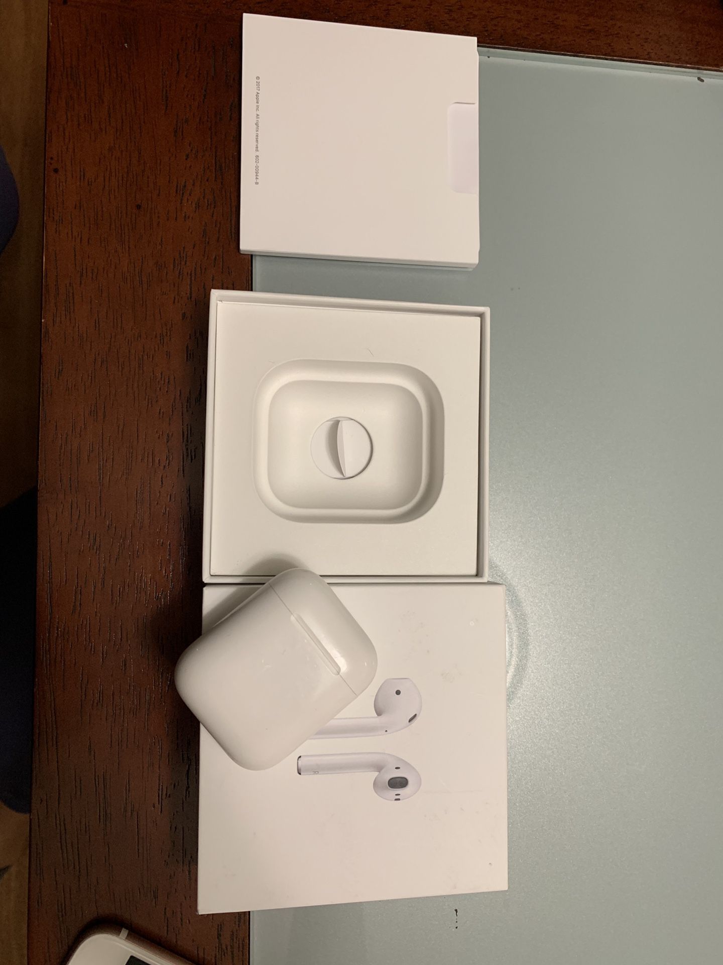 Authentic Apple AirPods (RIGHT EARBUD ONLY) w/ charging case and original box