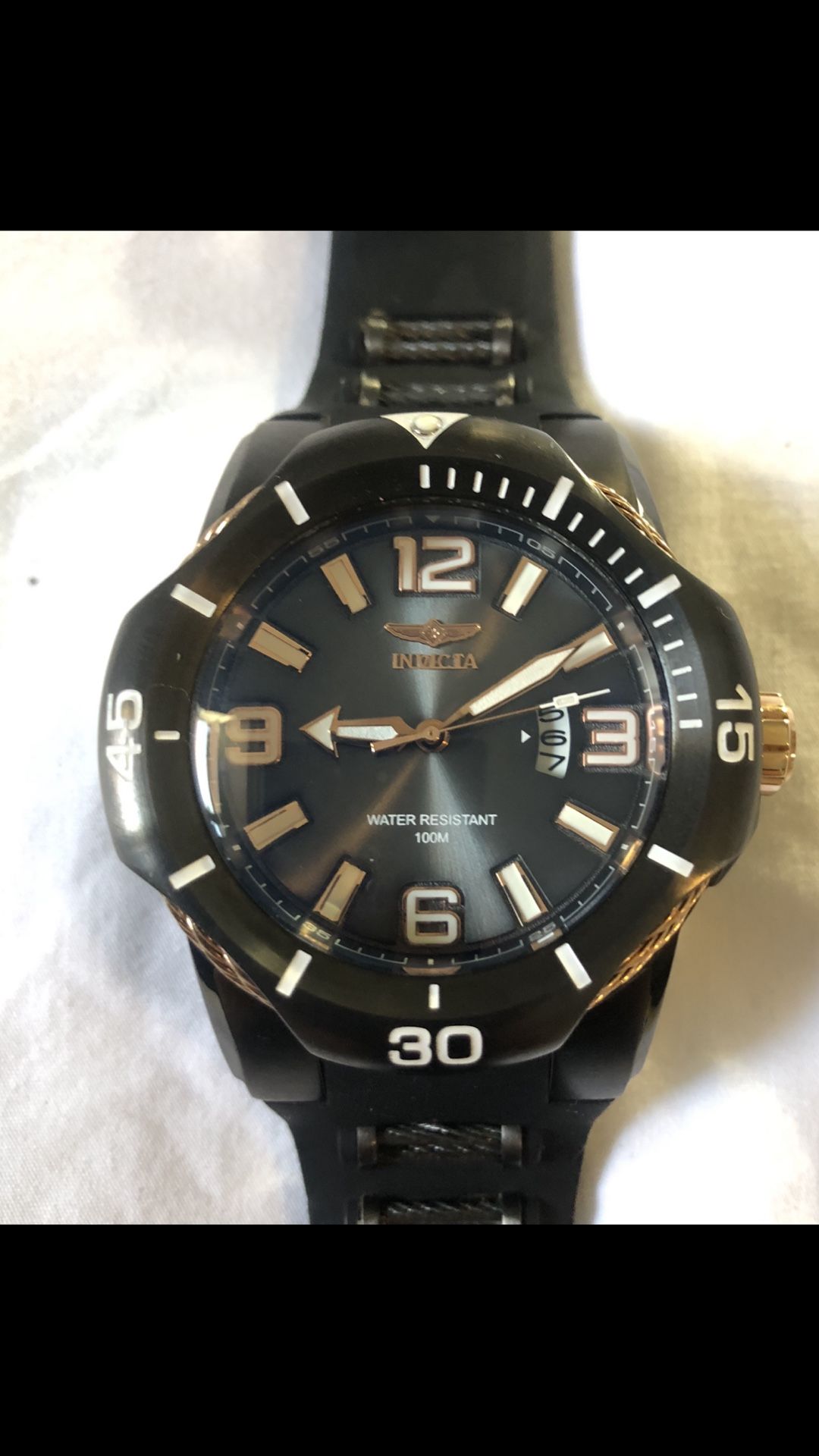 Invicta Bolt 31172. 100M Water Resistance