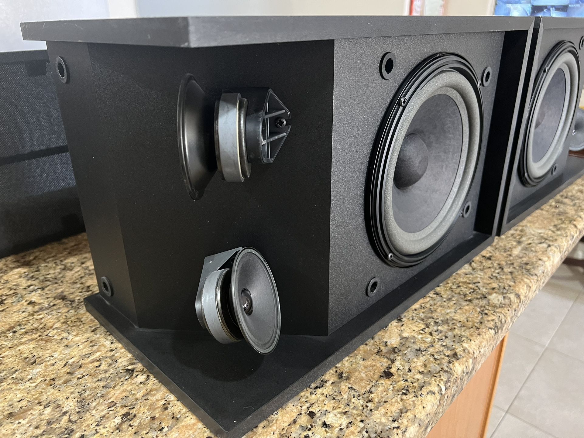 Bose 301 Series III Speaker Black for Sale in Phoenix, AZ - OfferUp