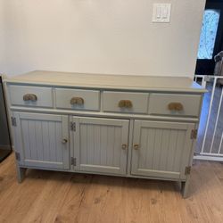 Bassett Furniture Buffett 