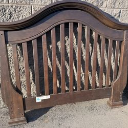 Baby Appleseed 4-in-1 Convertible Crib – Toddler Rails + Full Bed Option