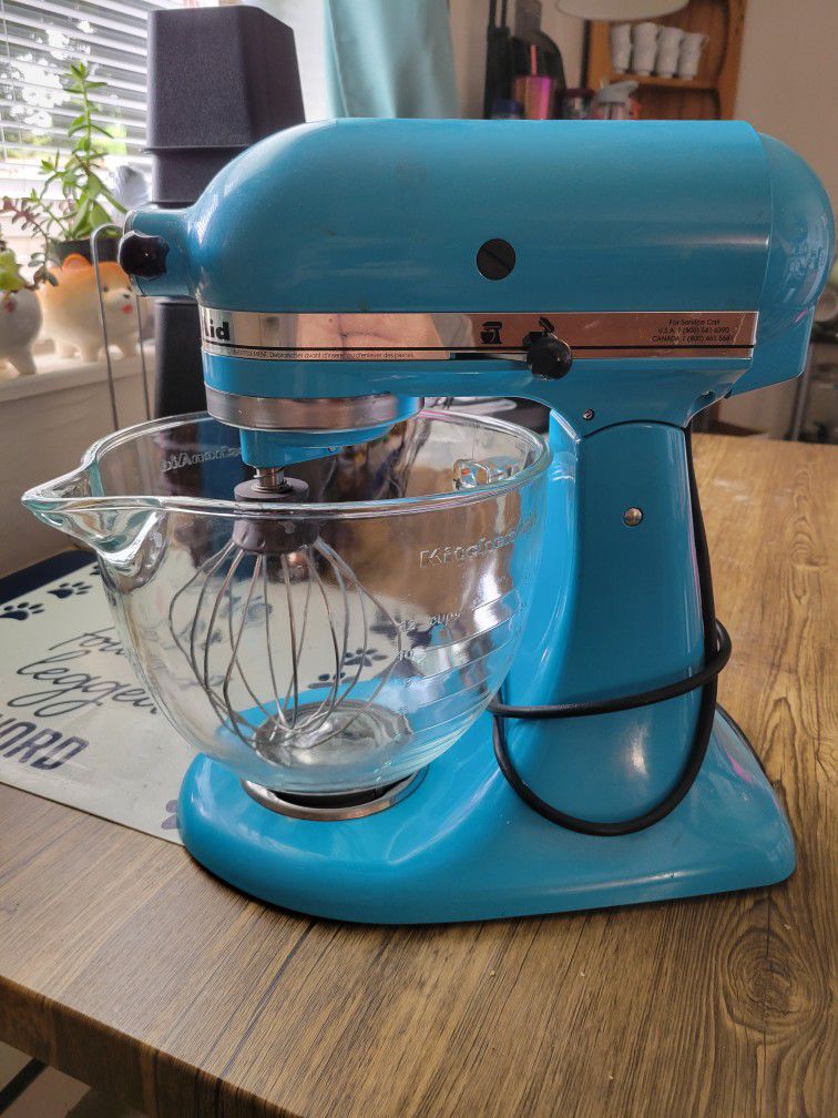 Kenmore Elite Ovation Stand Mixer 5 Qt Glass Bowl With Led Light for Sale  in Palmdale, CA - OfferUp