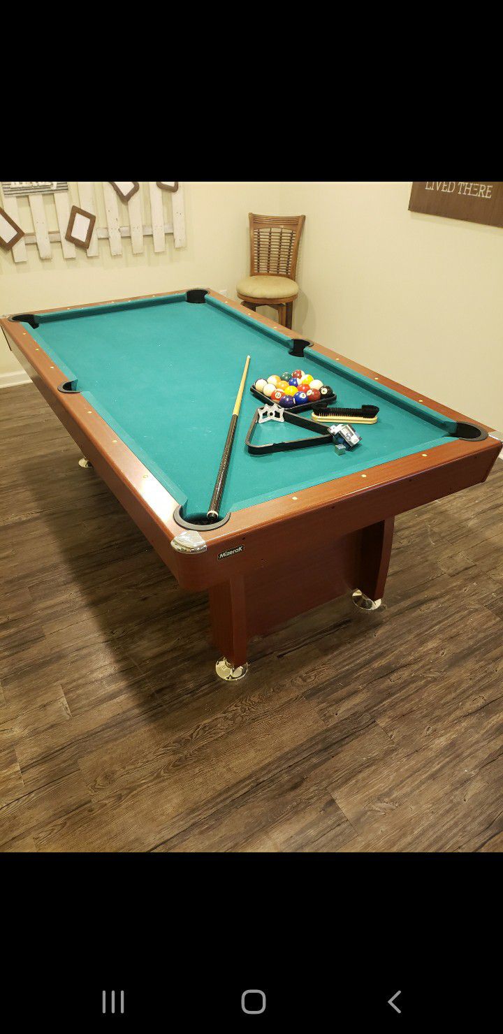 7ft Pool Table and all Items shown no the table.