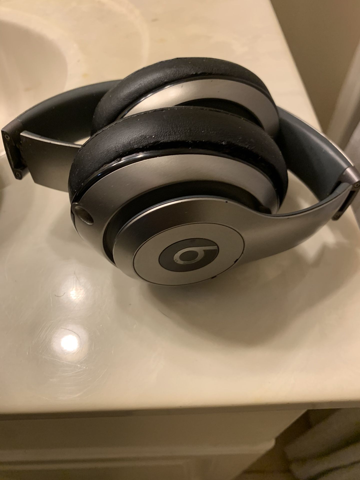 Beats 2 studio wireless