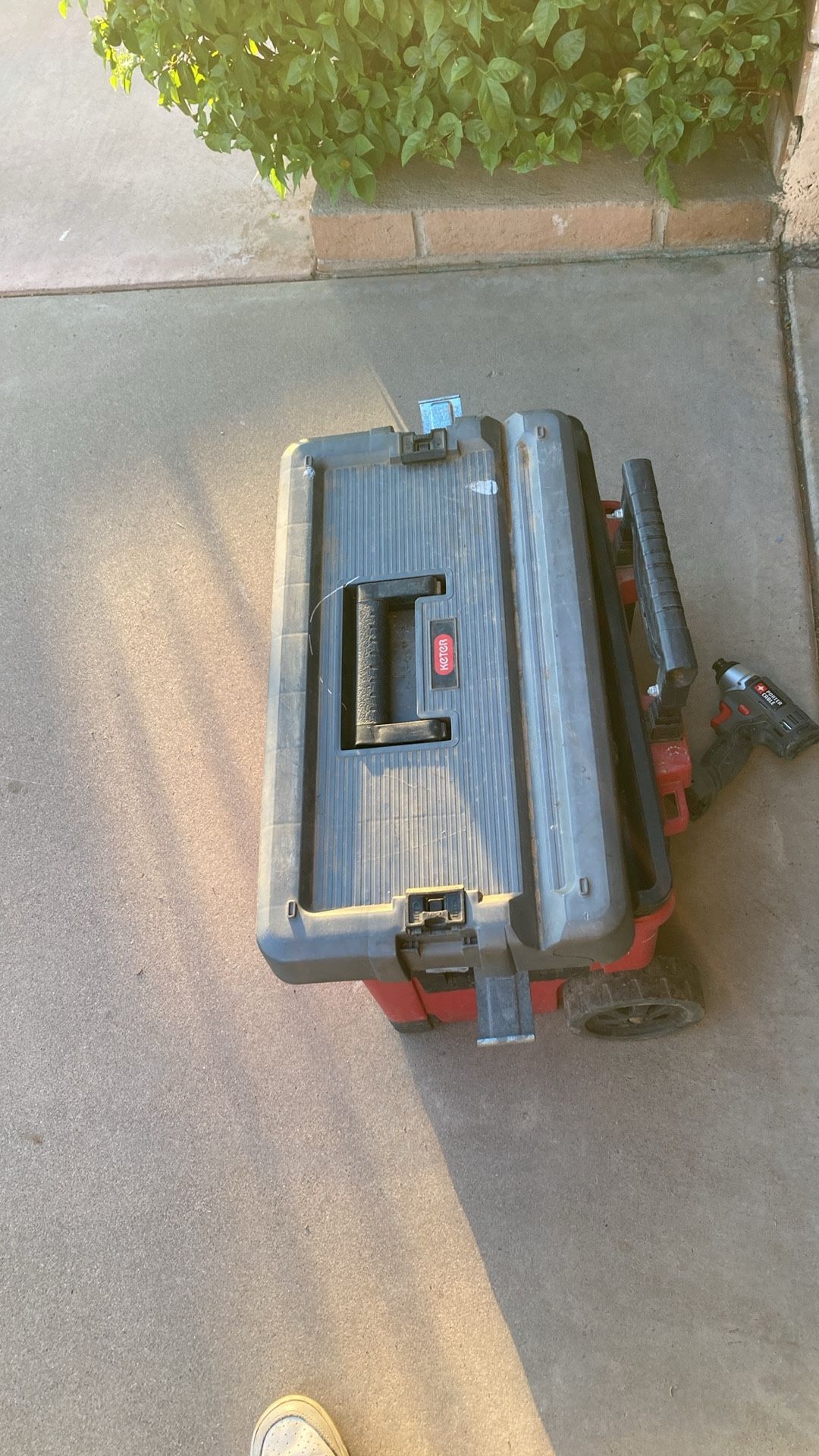 Keter Tool Box 20$