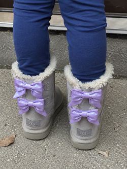 UGG Kids’Bailey Bow Iridescent Boots Size 3