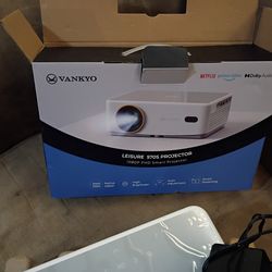 Vankyo 570S projector