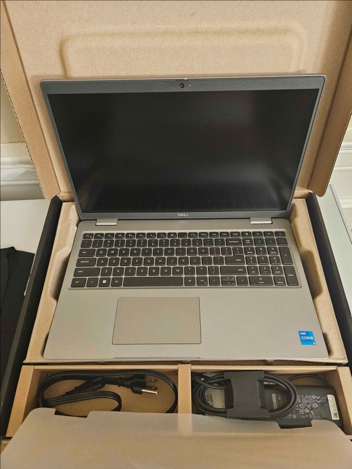 Dell Latitude 5540 i5 windows 11 pro business laptop