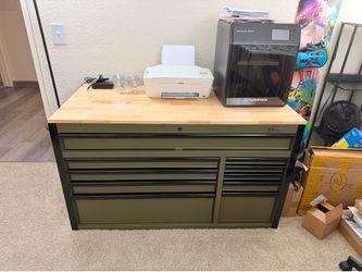 Husky workbench toolbox