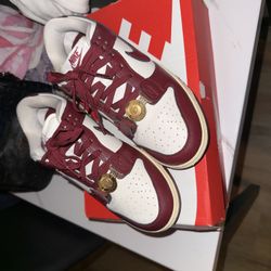 Nike Dunk SE Low Sisterhood Women's Size 9. Color Burgundy. Worn Once W/ Box OG
