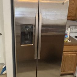 GE Side By Side Refrigerator 