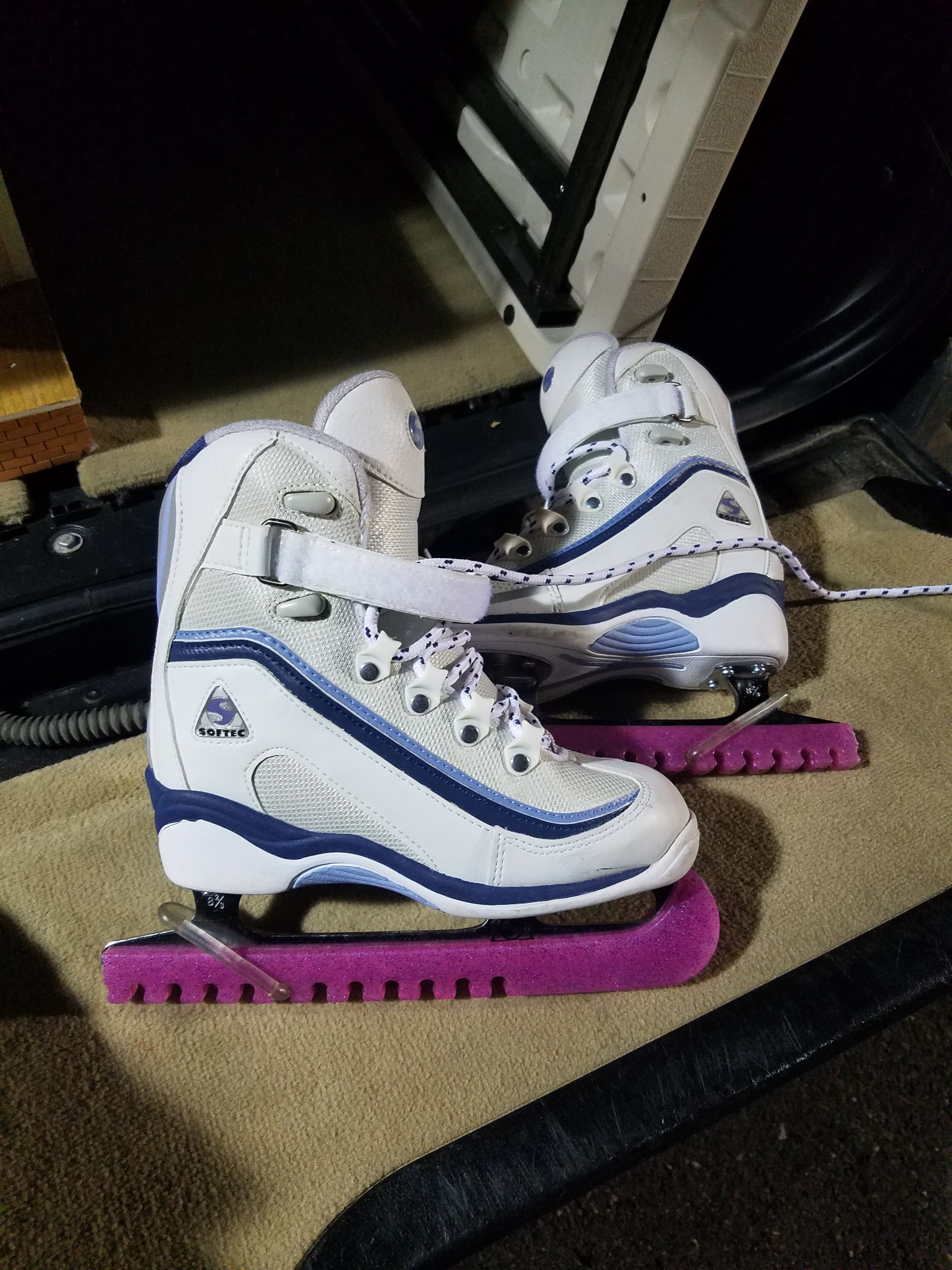 Girls ice skates sz 4