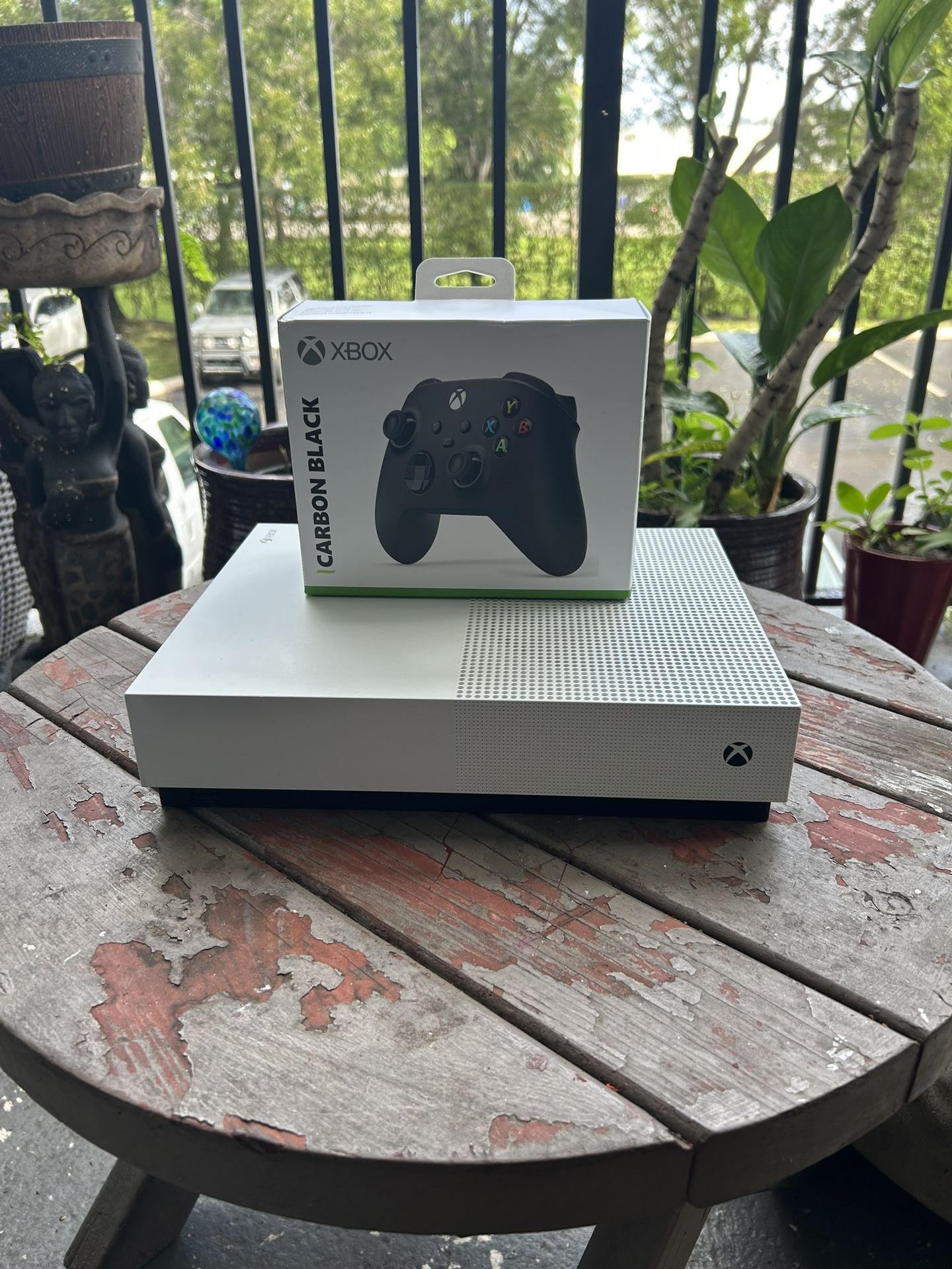 New Microsoft Xbox One S With Brand New Controller