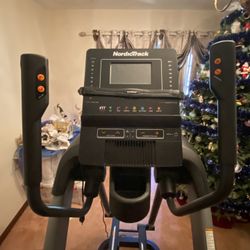 NordicTrack FreeStride FS7i (black)