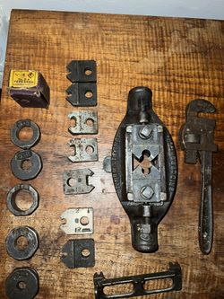 Vintage Armstrong Pipe Threading Tool Set