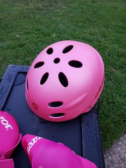 Razor bicycle helmet/pads