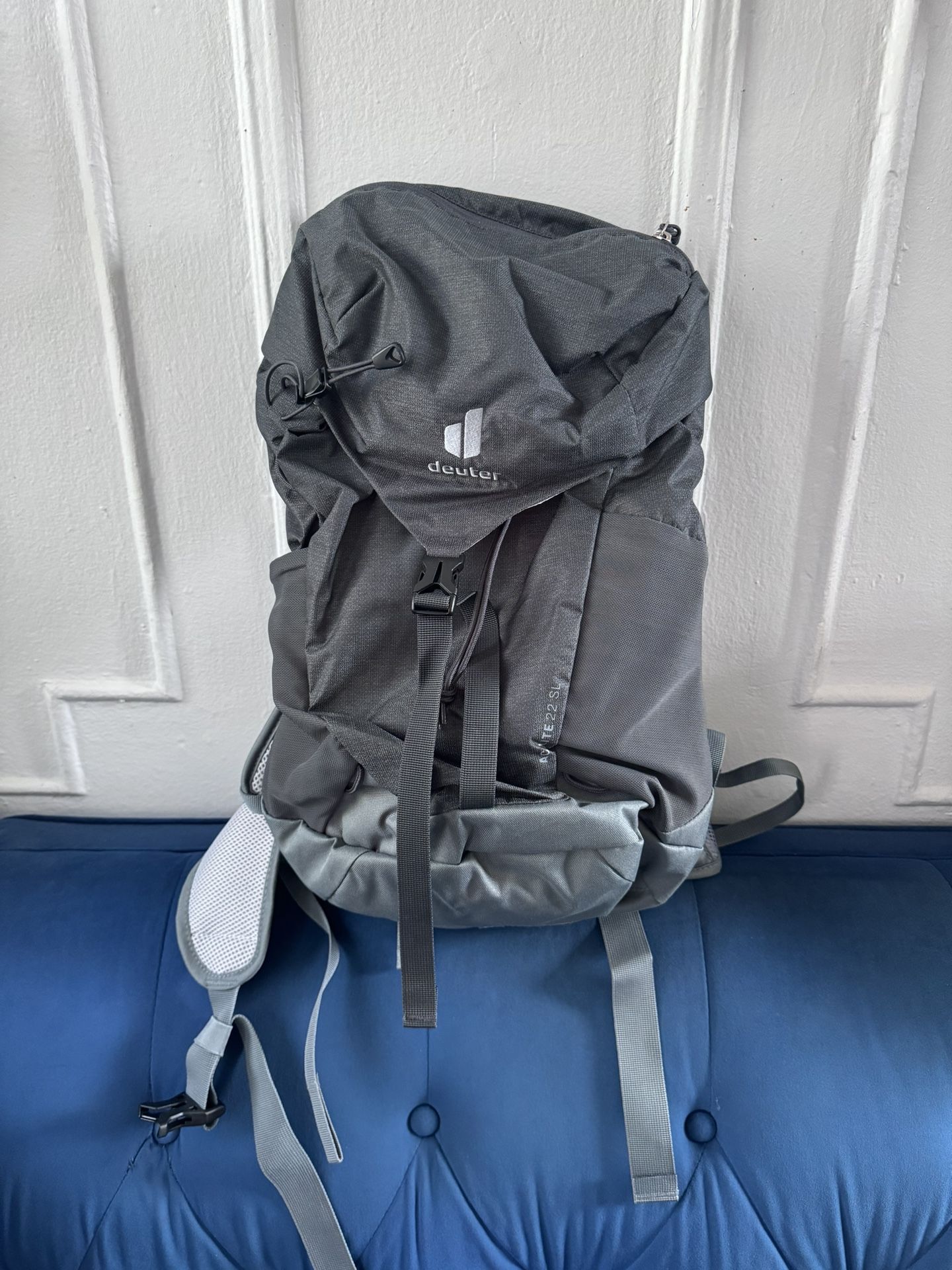 Deuter Women’s AC Lite 22L - Used Like New