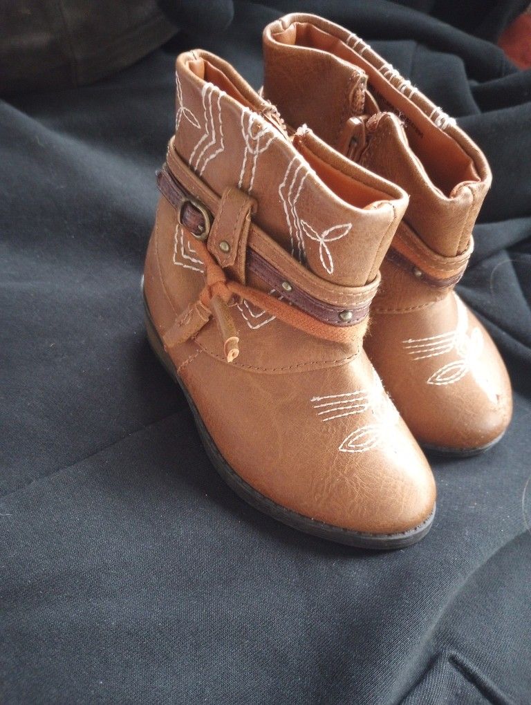 Toddler 6 Cowgirl Boots Zip-up 
