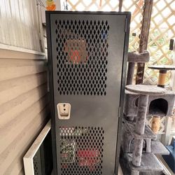 METAL LOCKER FOR STORAGE